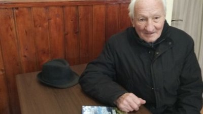 85-річний житель Винник за пенсію видав поетичну збірку «Олекса Довбуш»