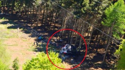 В Італії оприлюднили кадри моменту аварії на підйомнику, внаслідок якої загинули 14 людей (ВІДЕО)