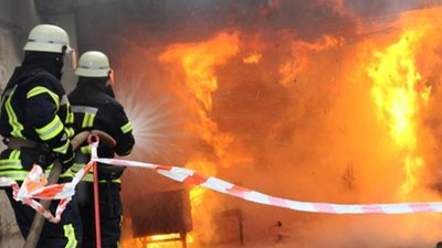 У Радехові з палаючого будинку врятували жінку з трьома дітьми