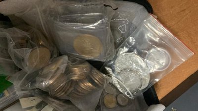 На кордоні з Польщею виявили понад 4,5 тисячі монет та банкнот (ФОТО)