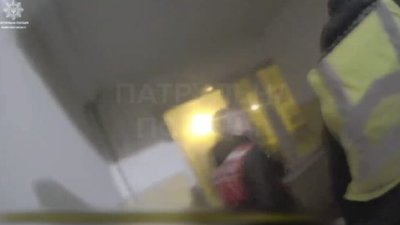 У Львові допомогли літній жінці, яка стала заручницею у власній оселі