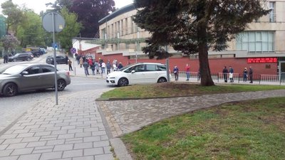У Львові відновилися черги біля польського консульства (ФОТО)