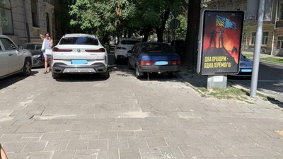 У Львові на Ярослава Мудрого просять встановити улюблені стовпчики Садового (ФОТО)