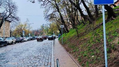 У Львові відкрили нову зупинку громадського транспорту