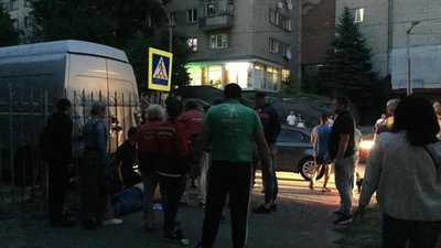 У Львові посеред вулиці помер чоловік