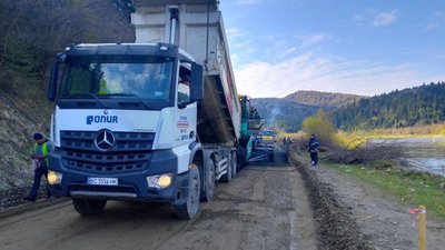 Водіям: у Турківському районі через ремонти обмежують рух транспорту (ФОТО)