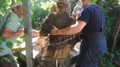 На Яворівщині чоловік впав у колодязь