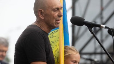 Порошенко знову закликав присвоїти Героя України морпіху Ярославу Журавлю