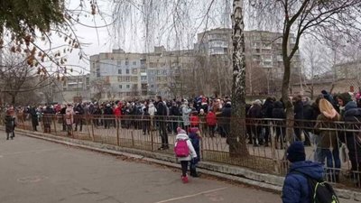 У Червонограді школяр розпилив газ з балончика під час уроку (ФОТО)