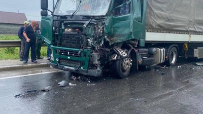 На Львівщині не розминулись три автомобілі (ФОТО, ВІДЕО)