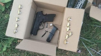 У центрі Львова затримали озброєних чоловіків (ФОТО)