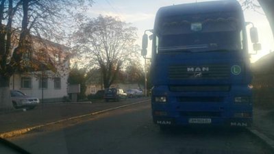 Львівська ОДА встановила перевізника, який незаконно скинув сміття на Житомирщині