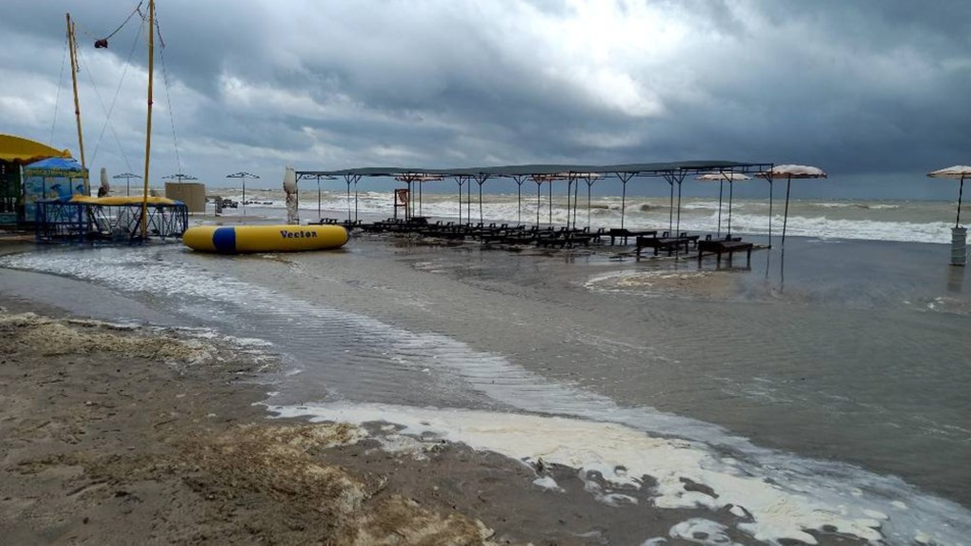 На Запоріжжі підтопило три курорти