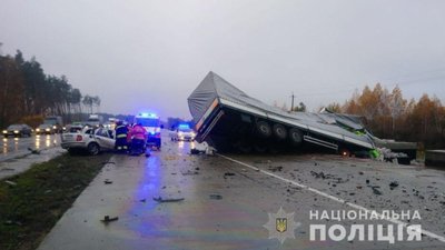 На Житомирщині у смертельну ДТП потрапив легковик під керуванням 18-річного жителя Львівської області (ФОТО)