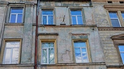 У центрі Львова обвалився фасад Садового