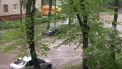 Як після сильної зливи затопило Рівне (ВІДЕО)