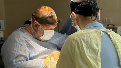 У Львові «зібрали» понівечені пальці 19-річного хлопця