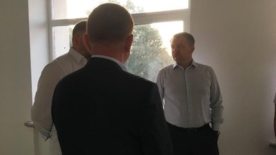 Синютка проінспектував хід робіт із реконструкції школи в Оброшино