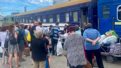 Укрзалізниця продовжує евакуацію з прифронтових регіонів