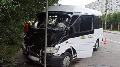 На Львівщині загинув водій мікроавтобуса