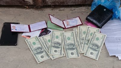 У Львові СБУ викрила на тисячедоларовому хабарі інспектора Держпраці