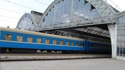 На найближчі кілька днів Укрзалізниця скасовує поїзд Львів — Ужгород