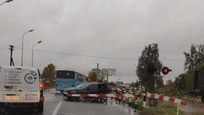На Львівщині через ДТП призупинили рух поїздів (ФОТО)
