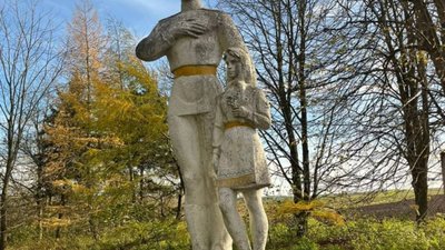 На Львівщині звільнили старосту села, який захищав радянський непотріб