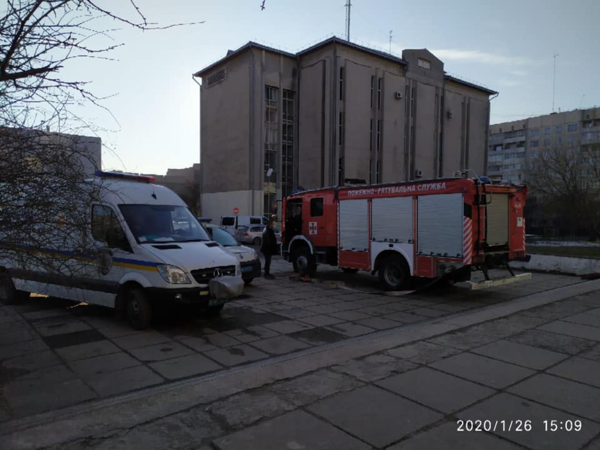 У Львові замінували новий ЦУМ. Фото Варта-1