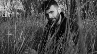 "Усе почалося із домашньої музичної міні-студії звукозапису ..."