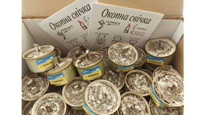 У Львові виготовляють окопні свічки для наших захисників та захисниць