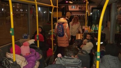 Майже 300 дітей зі сходу України успішно евакуювали до дитячих закладів у Львівській області