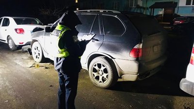 У передмісті Івано-Франківська підірвали BMW X5