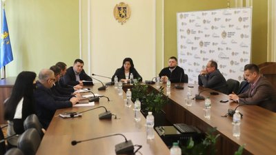 Президія Львівської обласної ради збирається на термінове засідання