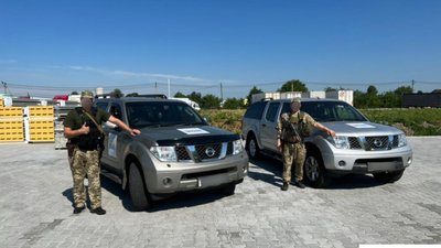 Українська діаспора з США передала чотири позашляховики військовим із Львівщини