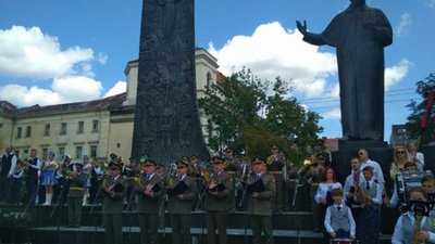 Оркестри з усіх районів області спільно виконали Державний гімн