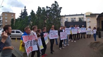 Як від Тимошенко і Зеленського вимагали підписати «Євроатлантичну Хартію»