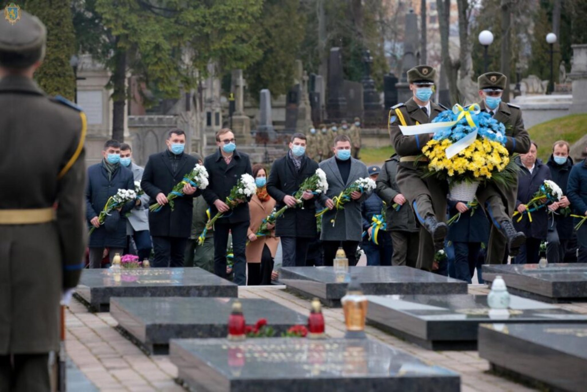 У День Гідності та Свободи у Львові вшанували пам'ять патріотів