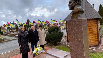 На Львівщині вшанували пам’ять письменника Віктора Романюка