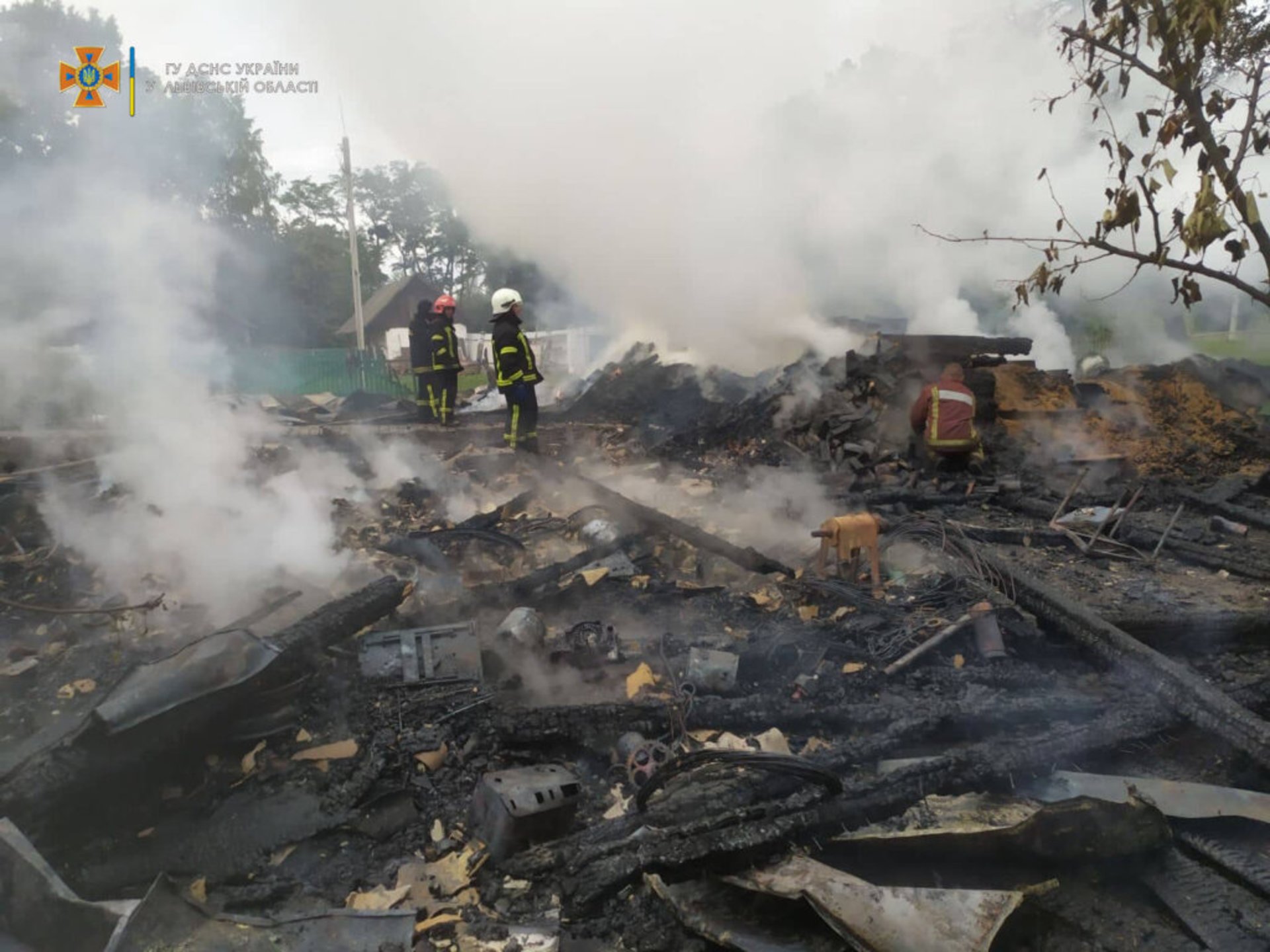 На Золочівщині чоловік отримав опіки, намагаючись врятувати майно
