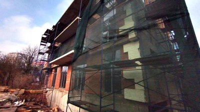 У Львові замість індивідуального житла виріс багатоквартирний будинок (ФОТО)