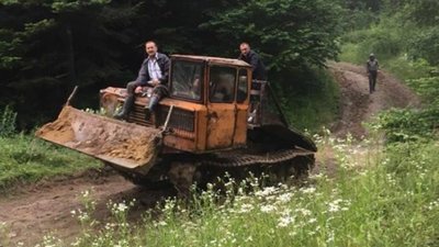 На Львівщині загадково згорів трактор лісорубів (ФОТО)
