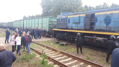 Поліція закликає владу Львівщини «негайно вирішити спірні питання» із  вугільним підприємством (ВІДЕО)