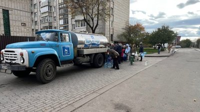 У Львові на нижніх поверхах зʼявилась вода