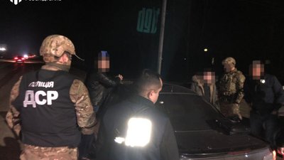 На Львівщині головний ревізор-інспектор ДПС попався на вимаганні грошей  від власника готелю  (ФОТО)