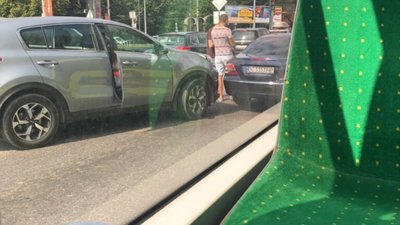 У Львові на перехресті не розминулись автомобілі (ФОТО)
