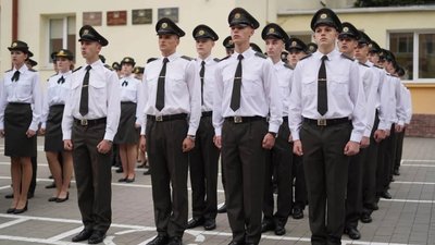 У Львові у Ліцеї імені Героїв Крут завершили навчання дівчата (ФОТО, ВІДЕО)