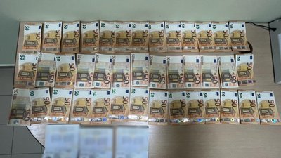 На Львівщині прикордонники відмовились від 2000 євро