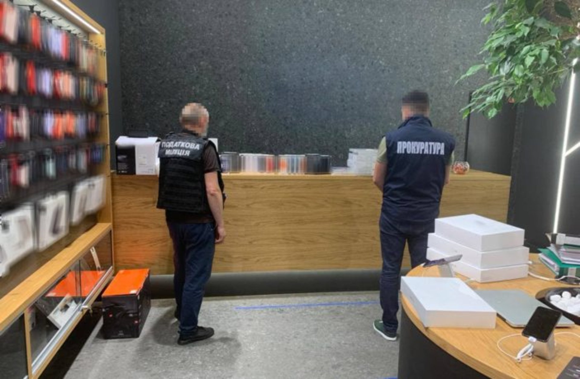 Стало відомо, яку компанію з продажу техніки Apple у Львові викрили на несплаті податків