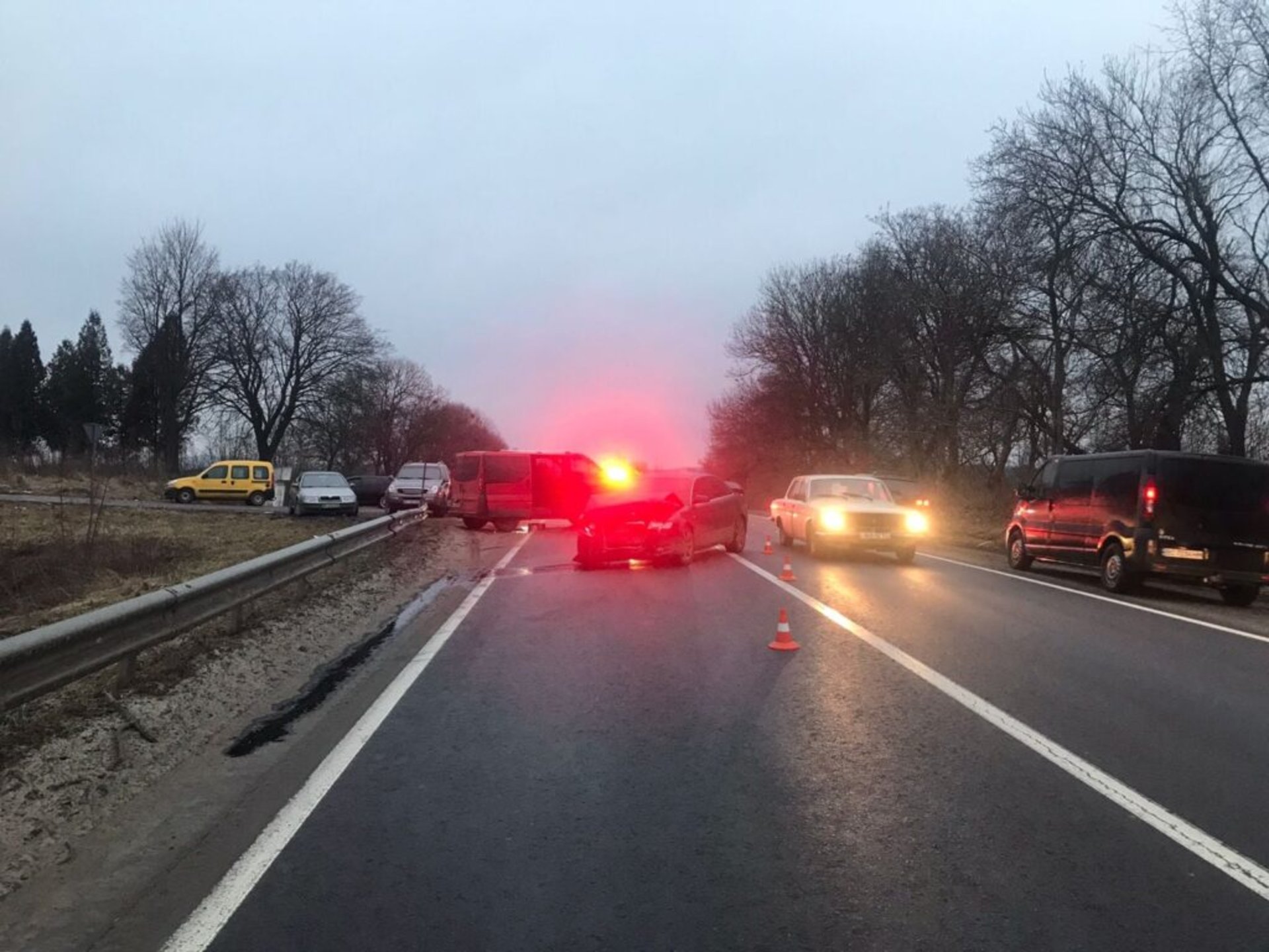 Біля Львова у аварії постраждали неповнолітні